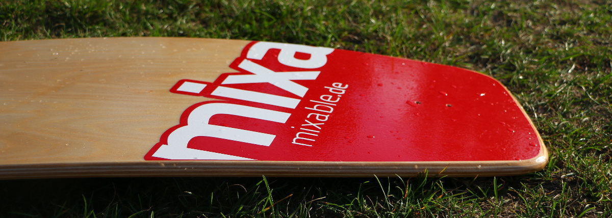 wakeskate board with mixable logo