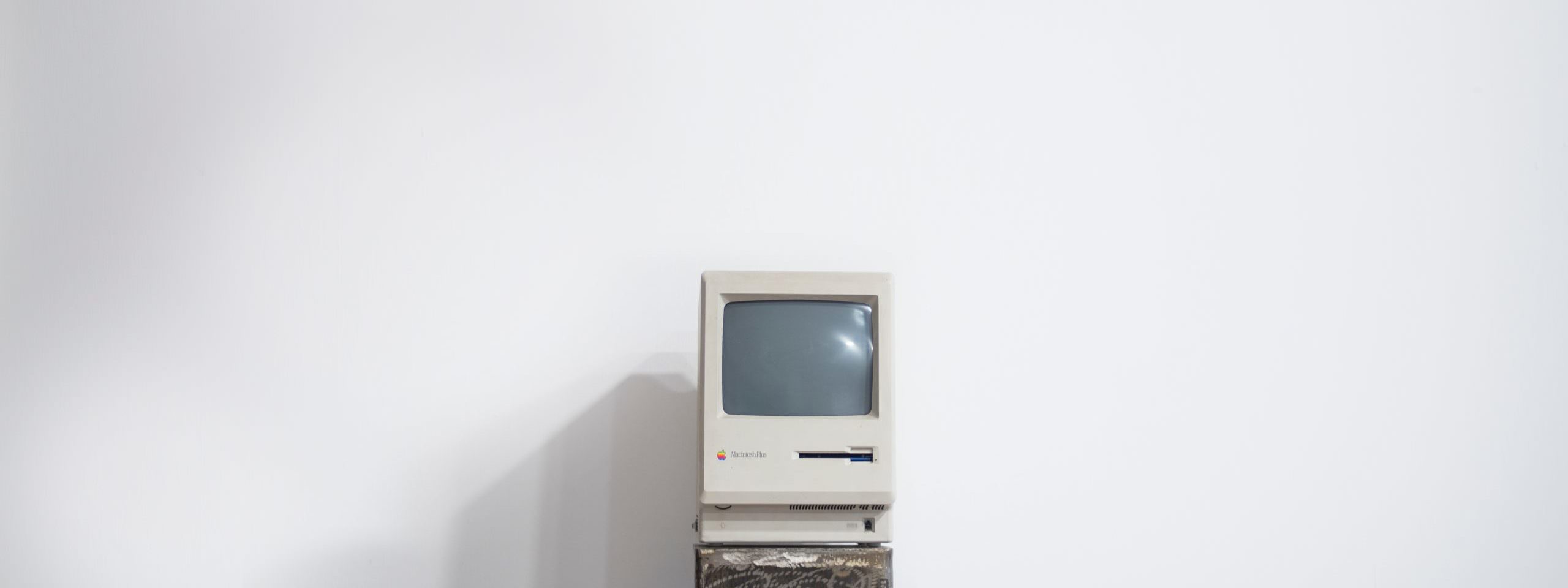 old macintosh computer